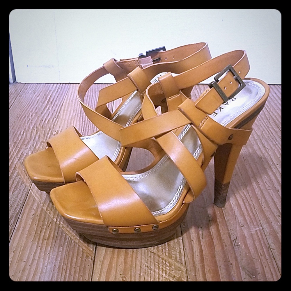 Women's shoes